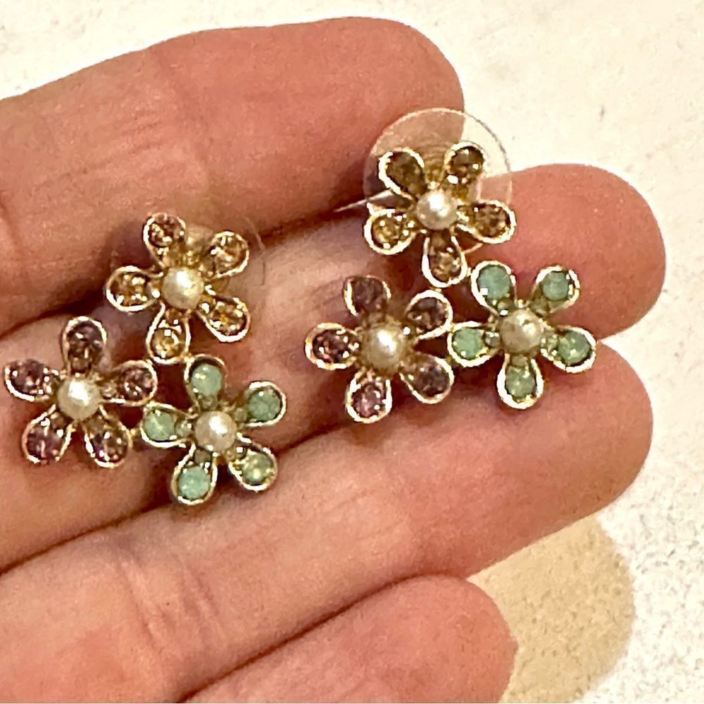 Triple flower post rhinestone faux pearl earrings